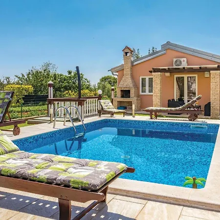 Σπίτι διακοπών Stunning In With Private Swimming Pool, Be Inside Or Outside *