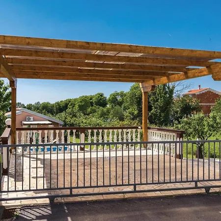 Σπίτι διακοπών Stunning In With Private Swimming Pool, Be Inside Or Outside
