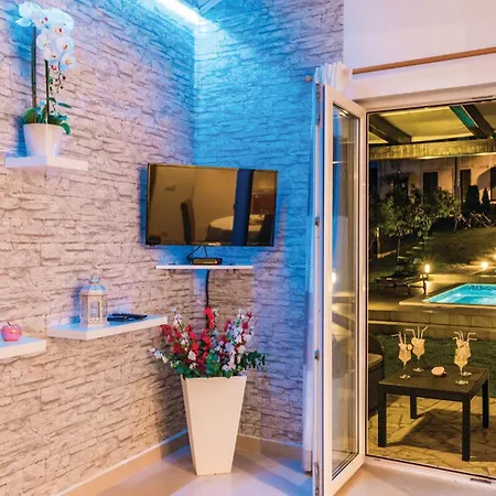 Stunning In With Private Swimming Pool, Be Inside Or Outside Σπίτι διακοπών