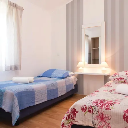 Stunning In With Private Swimming Pool, Be Inside Or Outside Σπίτι διακοπών Πούλα